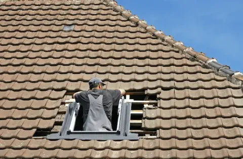 Pose de velux - Saint-Georges-de-Luzençon